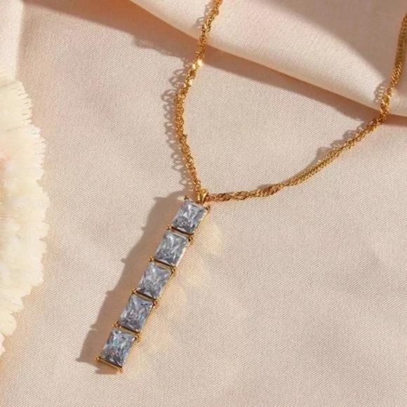 NEW 18K GOLD BAR DIAMOND NECKLACE, NICE NECKLACE, CUTE NECKLACE - Picture 2 of 5